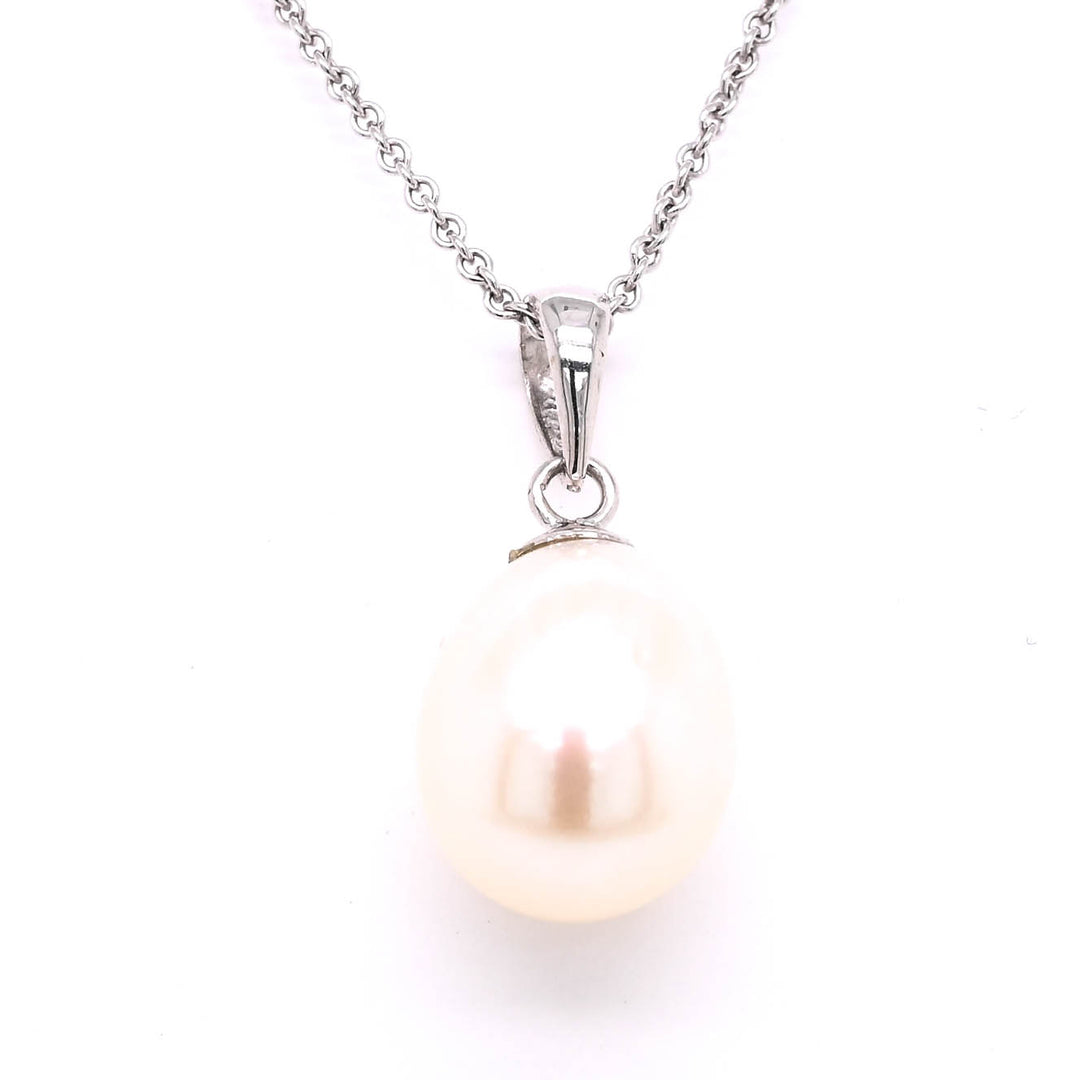 14KT White Gold 20" 9-10mm Freshwater Pear Necklace.
