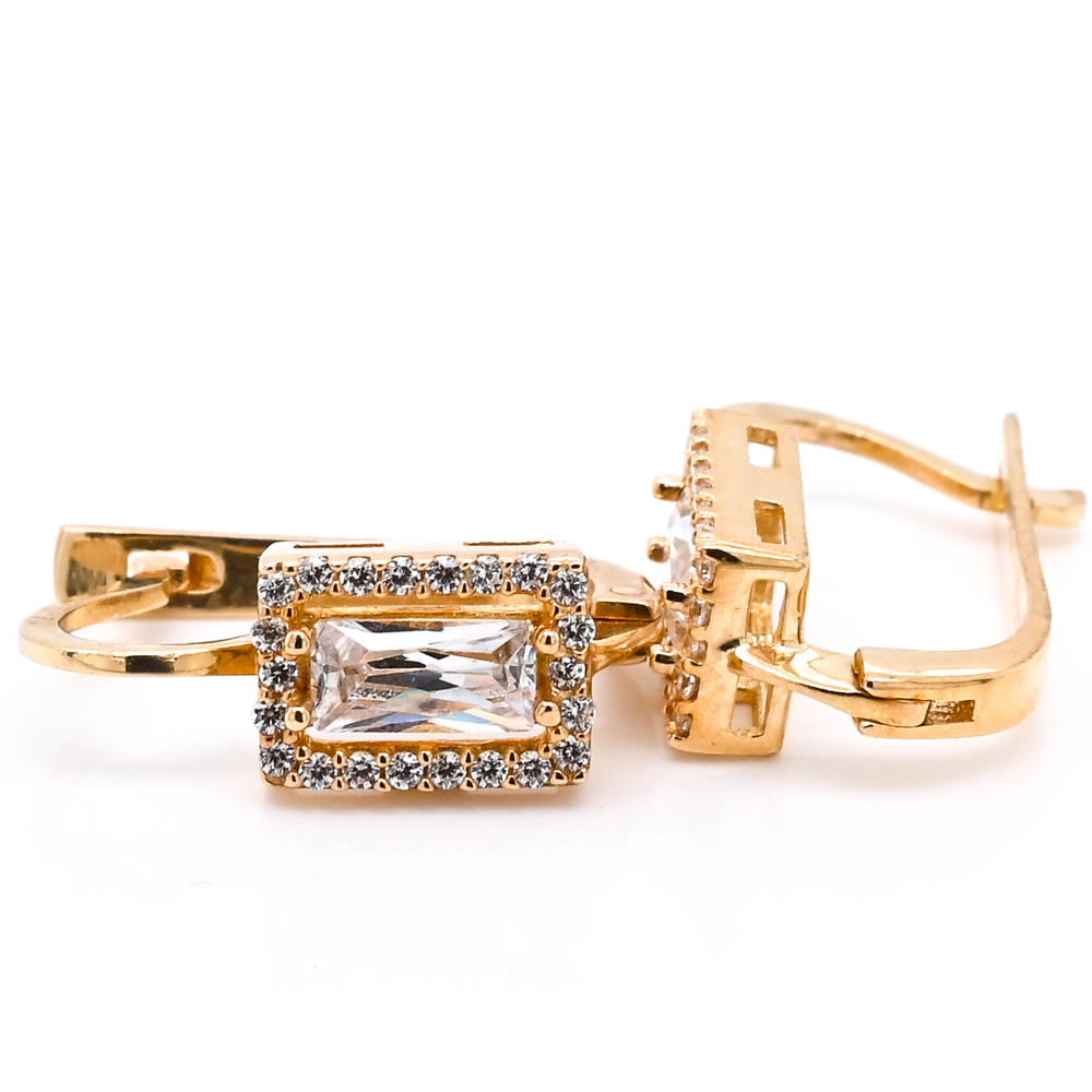 10KT Yellow Gold C.Z Lever Back Earrings.