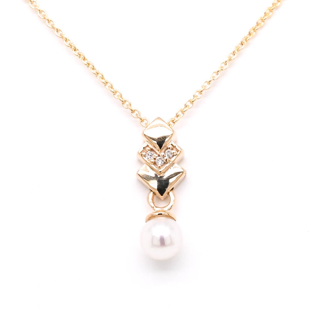 10KT Yellow Gold 18" 4mm Pearl & Diamond Necklace.