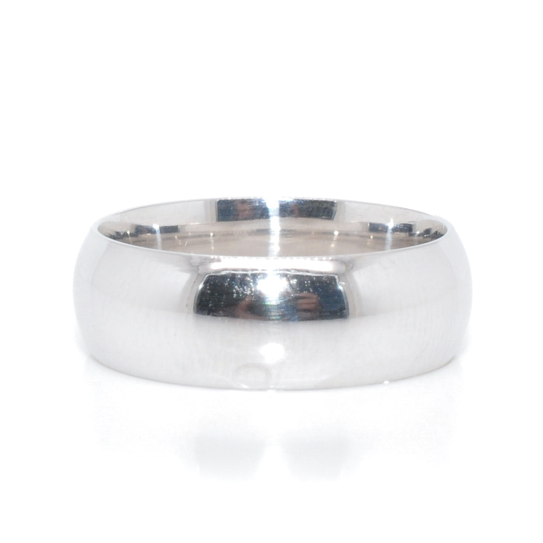 10KT White Gold 6MM Wedding Band.

Size: 12