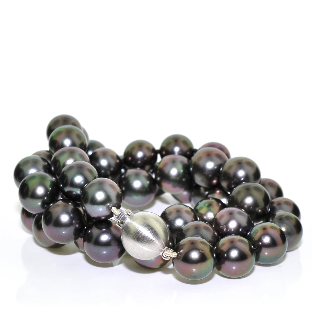 9.5MM Tahitian Pearl Strand Necklace with 14KT White Gold Clasp.