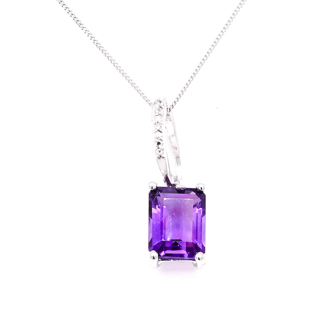 10KT White Gold 18" 2.00CT Emerald Shape Amethyst & Diamond Necklace.