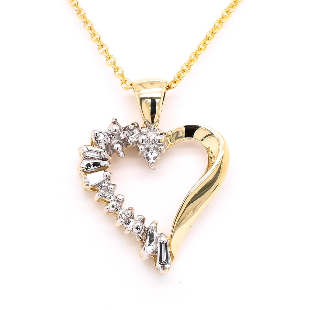 10KT Yellow Gold 18" 0.10CTW Diamond Heart Necklace.