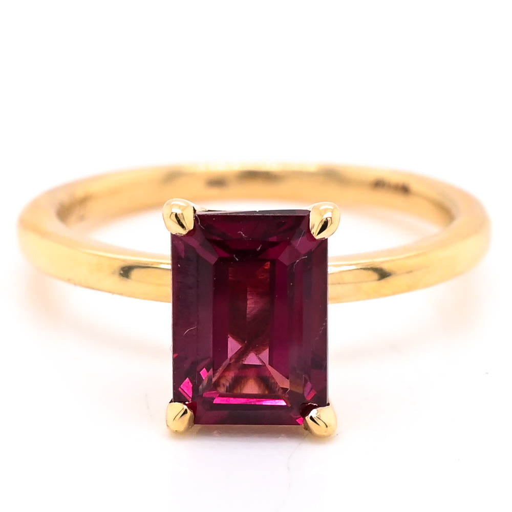 10KT Yellow Gold Emerald Shape Rhodolite Garnet Childrens Ring.
