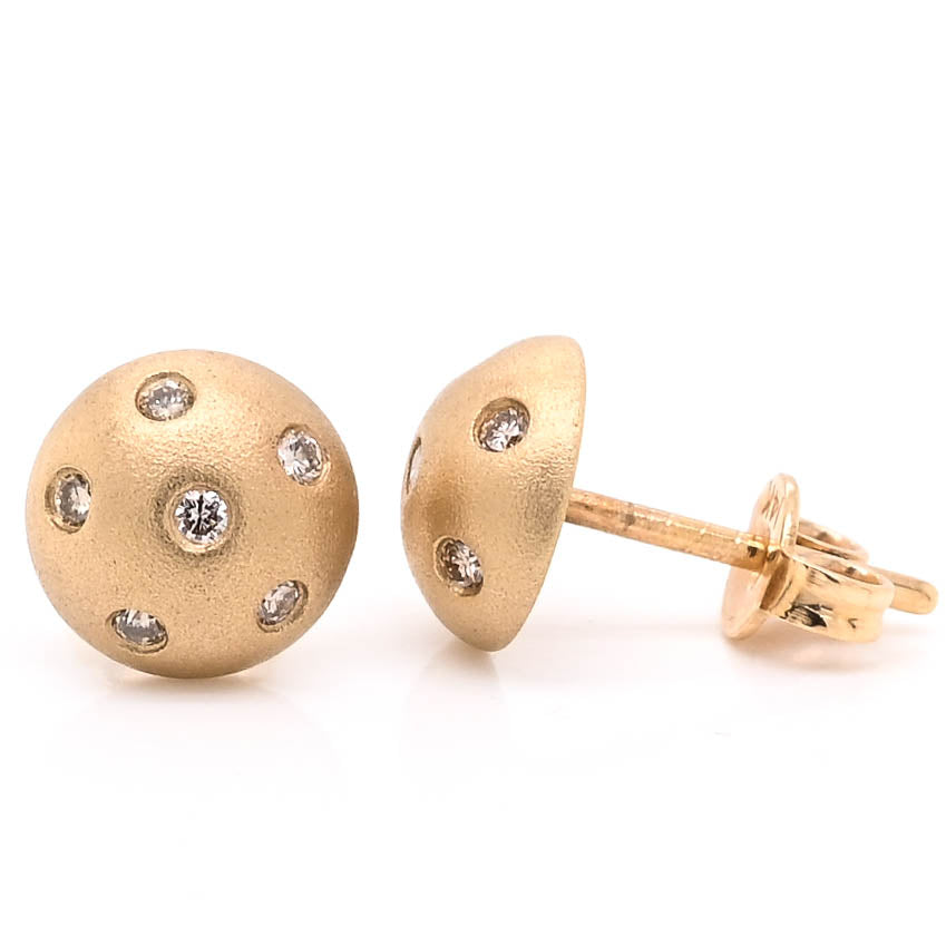 14KT Yellow Gold Diamond Stud Earrings.