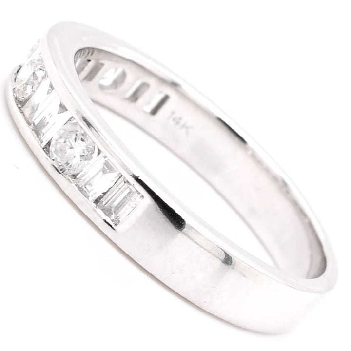 14KT White Gold 0.66CTW Diamond Wedding Band.