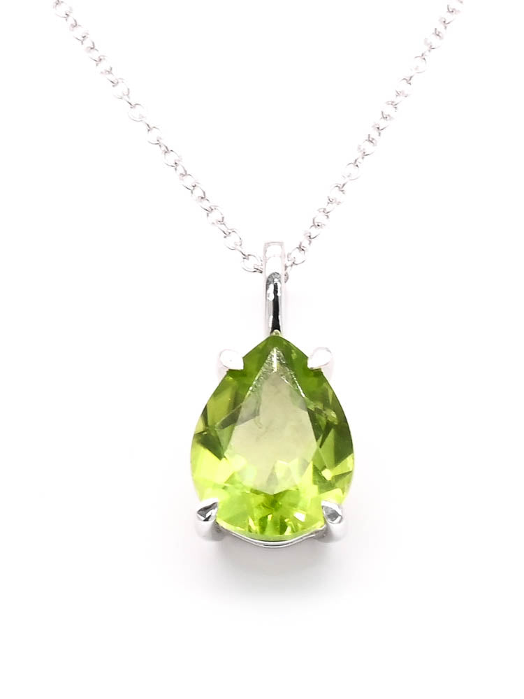 10KT White Gold 18" 1.65CT Pear shape Peridot Necklace.