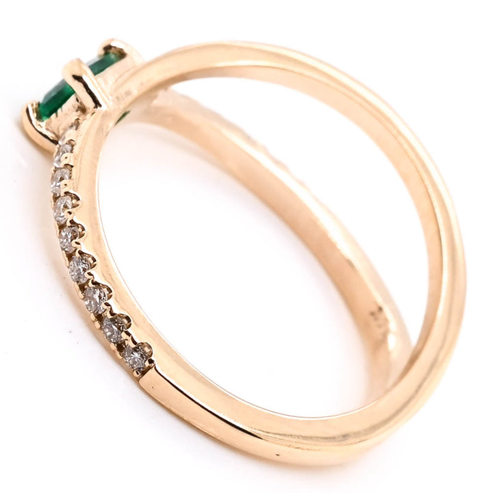 14KT White Gold 0.35CT Emerald Shape Emerald & Diamond Ring.