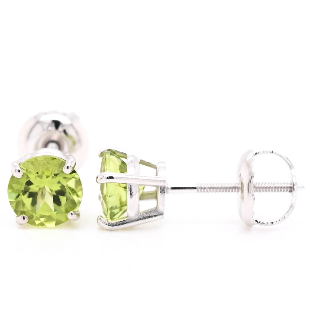 14KT White Gold Round Shape Peridot Stud Earrings.