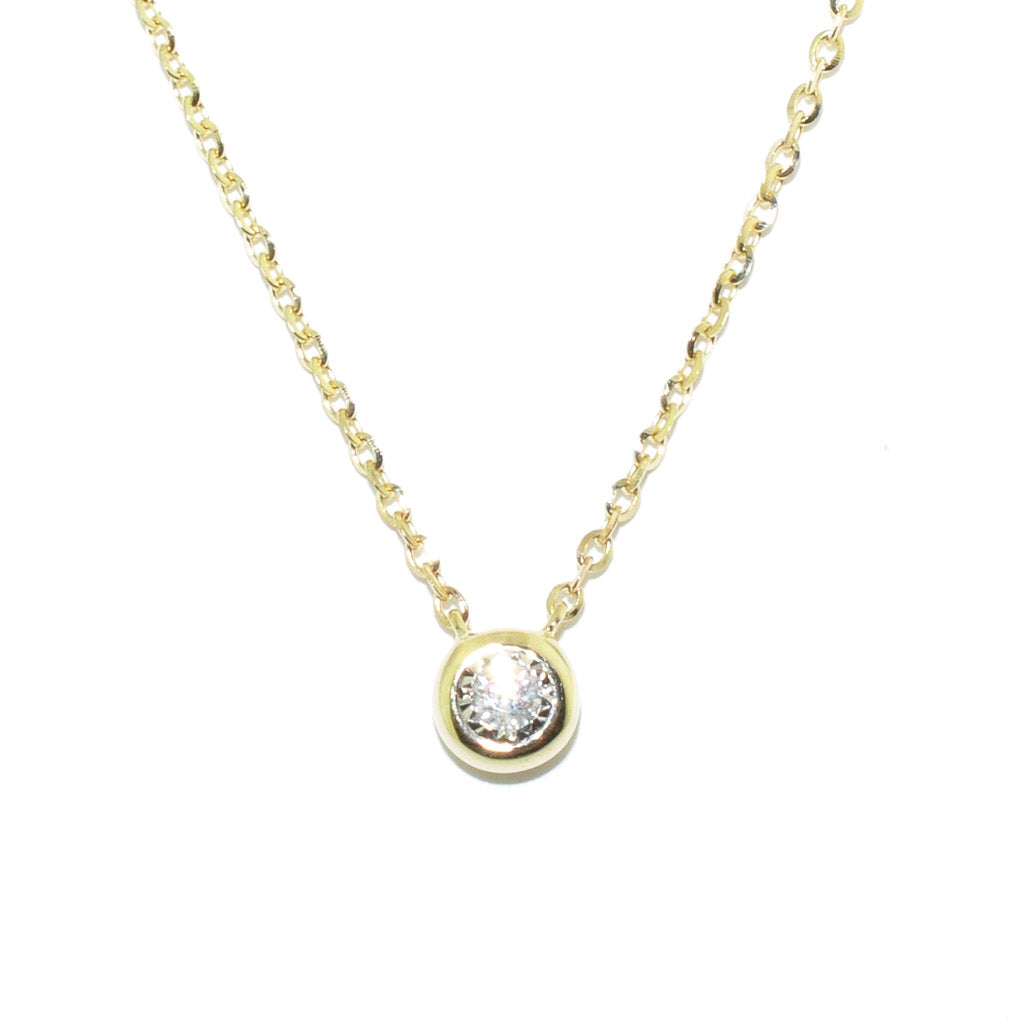 14KT Yellow Gold 18" 0.05CT Diamond Bezel Set Necklace.