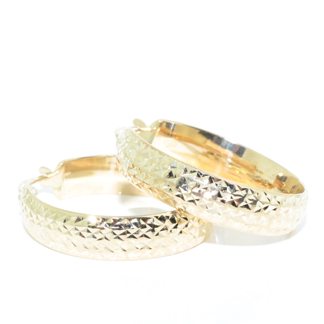 10KT Yellow Gold 22MM Hoop Earrings.