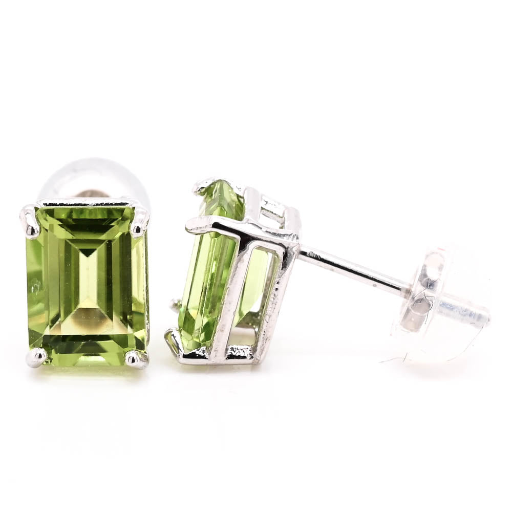 10KT White Gold Peridot Stud Earrings.