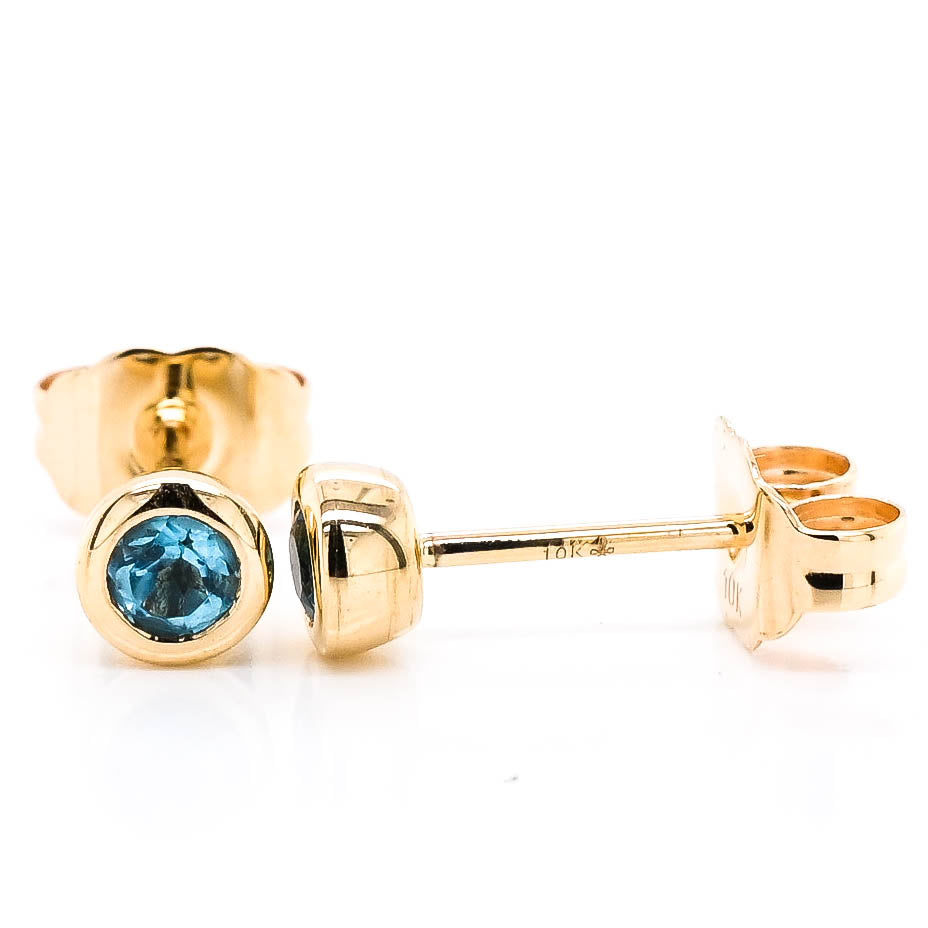 10KT Yellow Gold 0.50CT Aquamarine Bezel Set Stud Earrings.