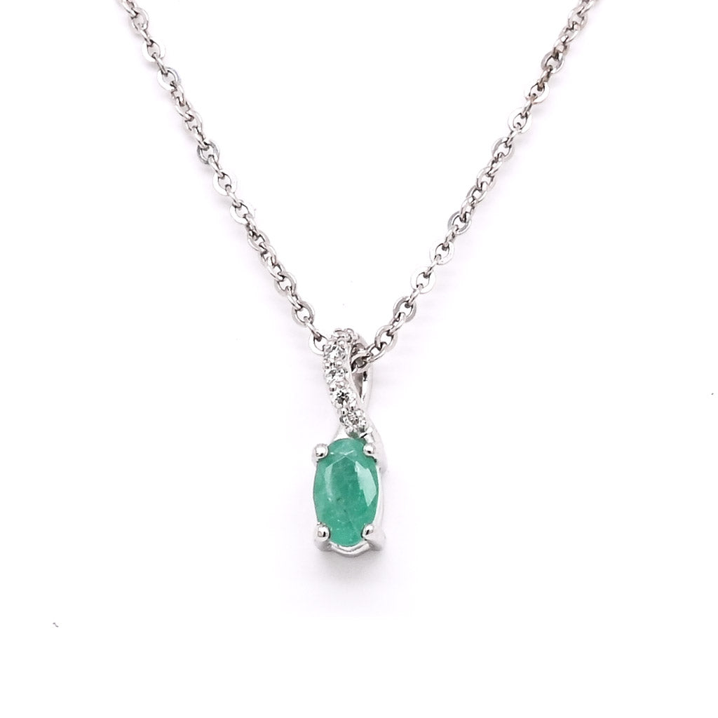 10KT White Gold 18" 0.21CT Oval Shape Emerald and Diamond Necklace.