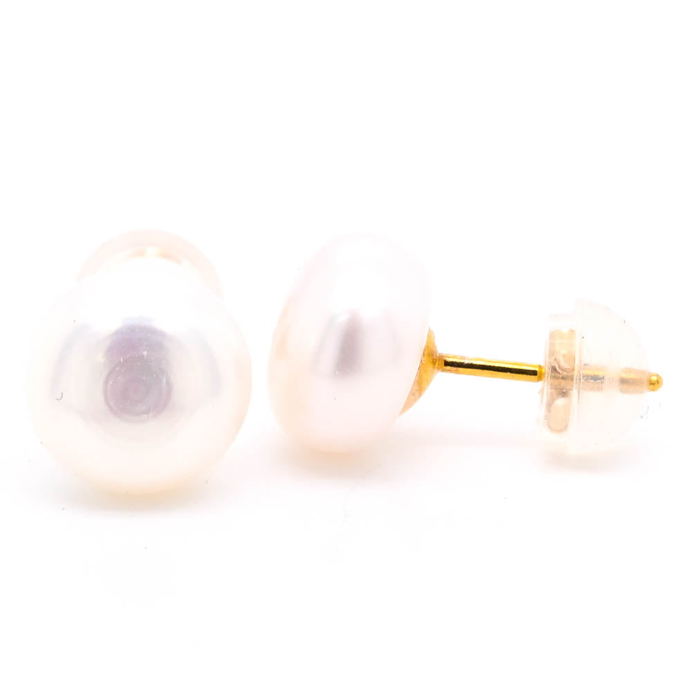10KT Yellow Gold 6mm Freshwater Pearl Stud Earrings.