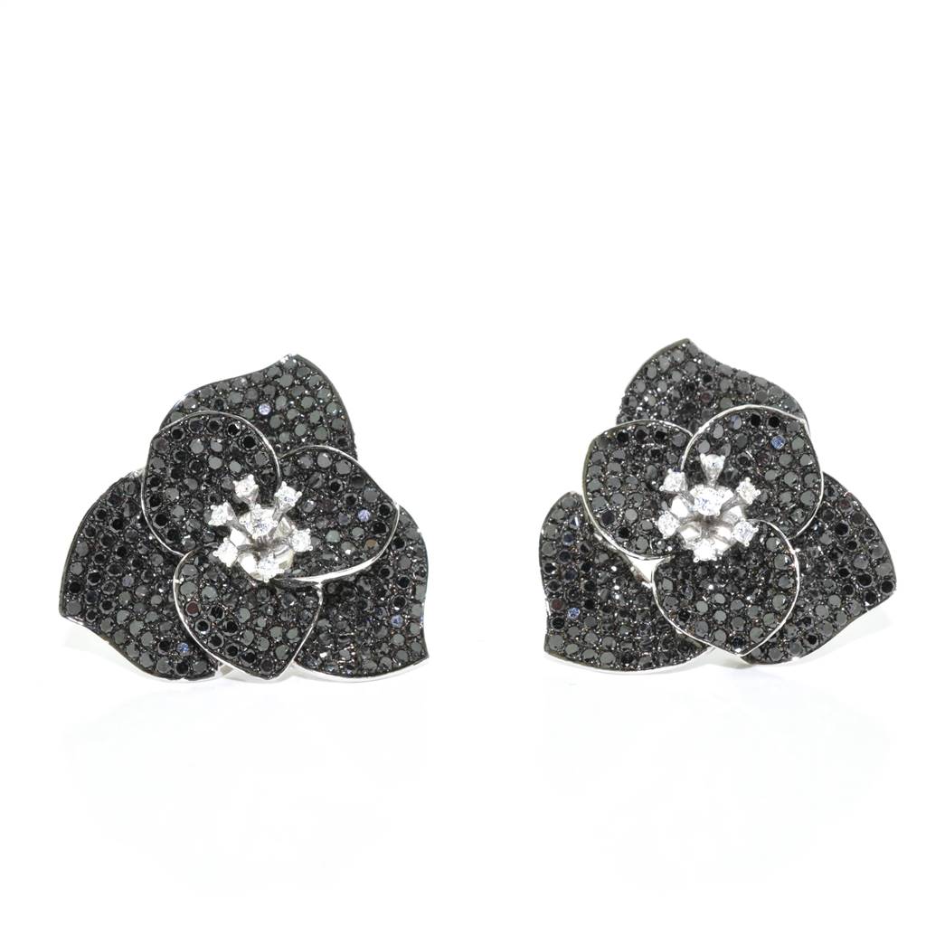 18KT White Gold 5.66ctw Black & White Diamond Flower Earrings.