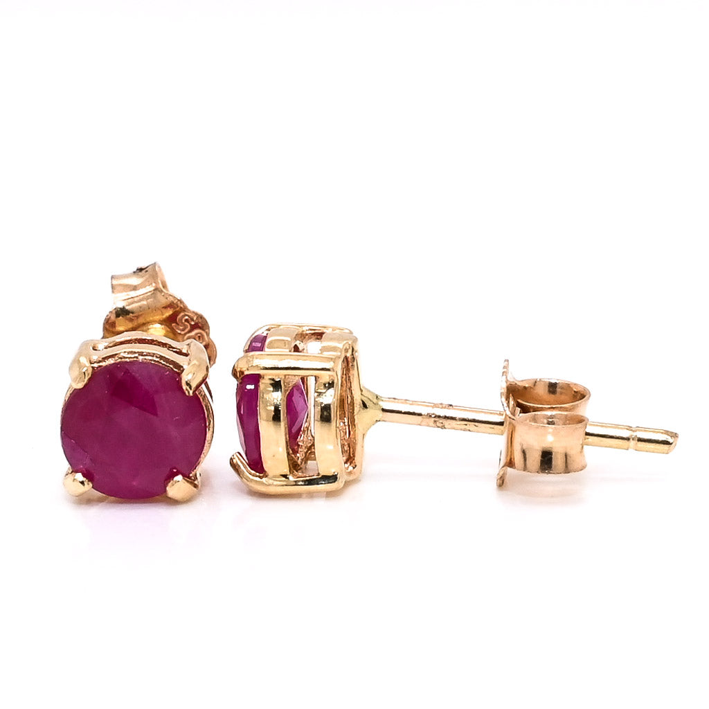 14KT Yellow Gold 5MM Ruby Stud Earrings.