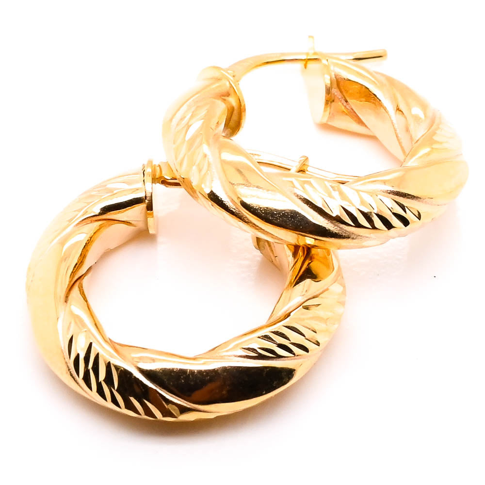 10KT Yellow Gold 20mm Twisted Hoop Earrings.