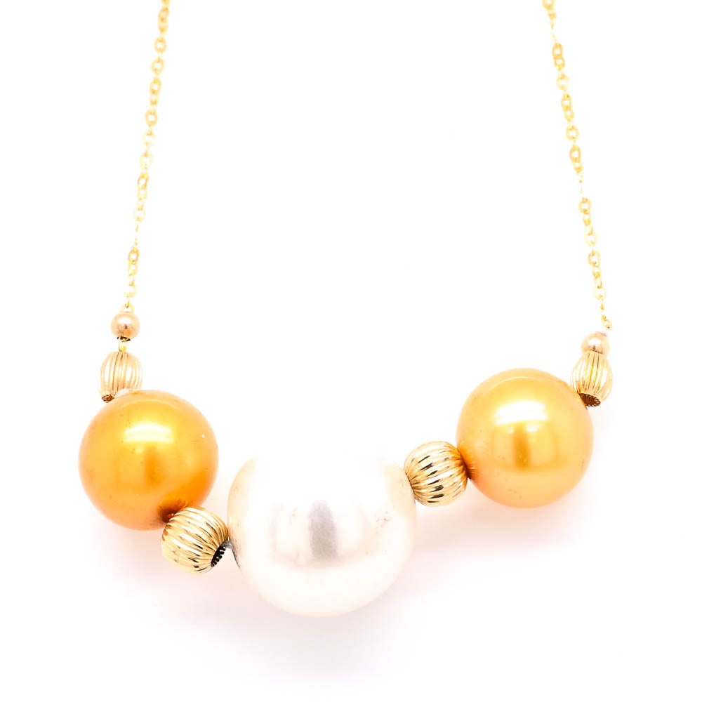 14KT Yellow Gold 18" White & Yellow Freshwater Peal Necklace.