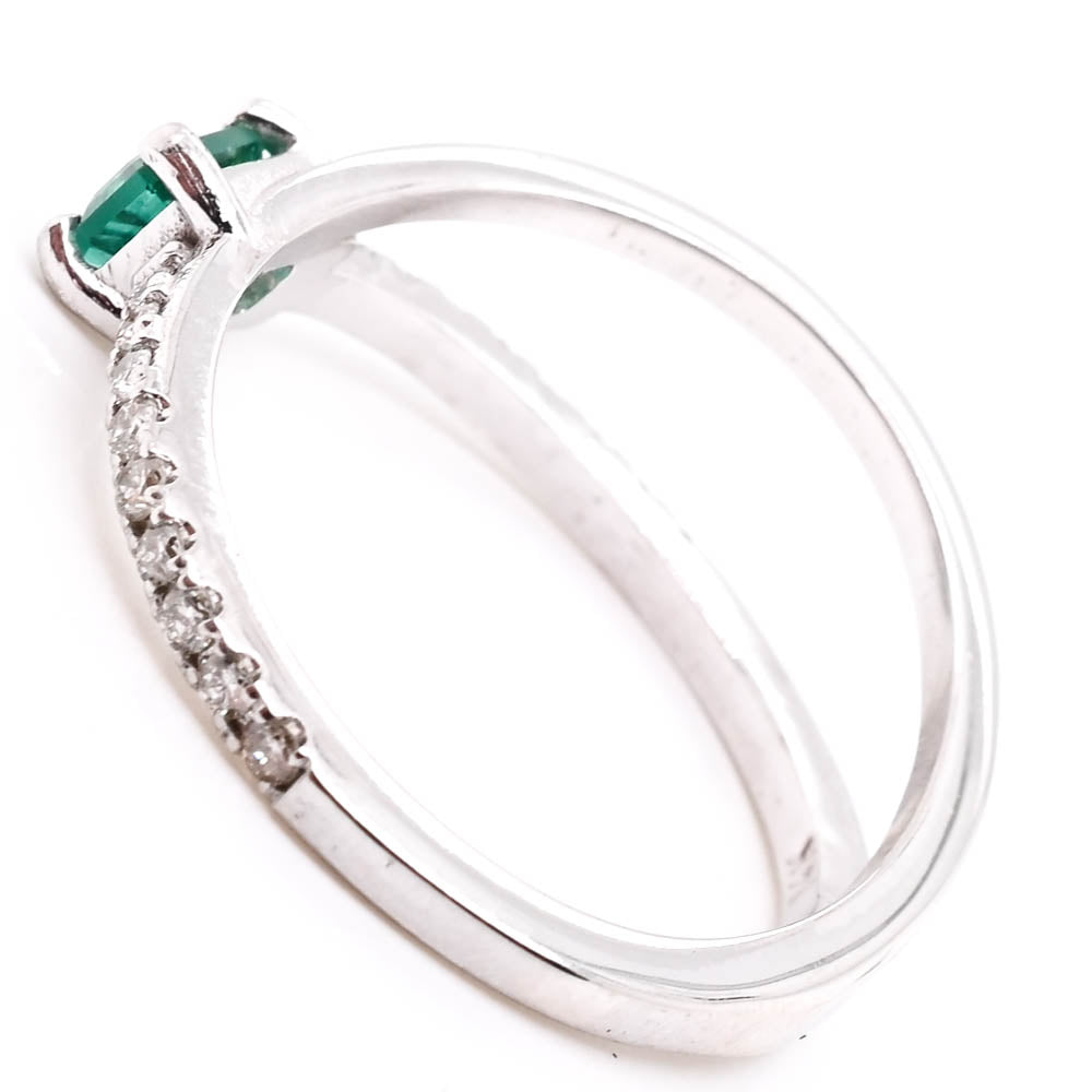 14KT White Gold 0.35CT Emerald Shape Emerald & Diamond Ring.