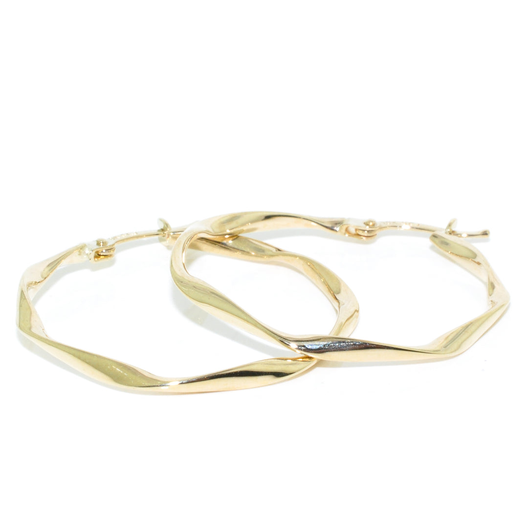 10KT Yellow Gold 28mm Hoop Earrings.