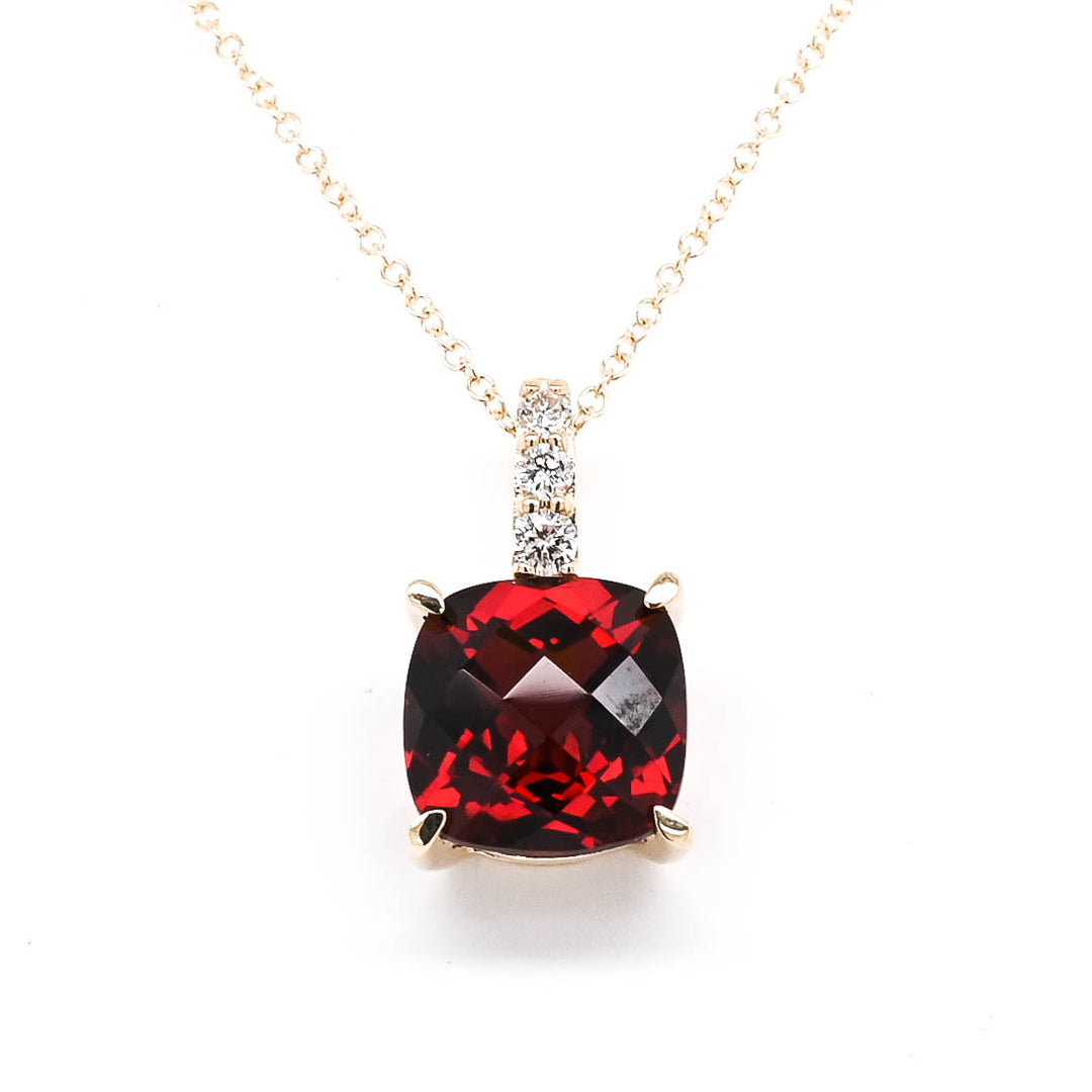 10KT Yellow Gold 18" 2.70CT Cushion Cut Garnet & Diamond Necklace.