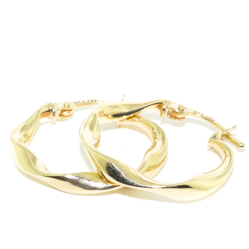 10KT Yellow Gold 20MM Hoop Earrings.