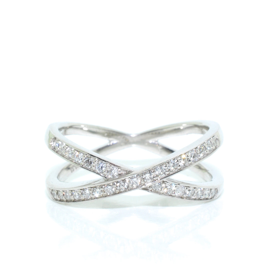 14KT White Gold 0.25CTW Diamond Ring.