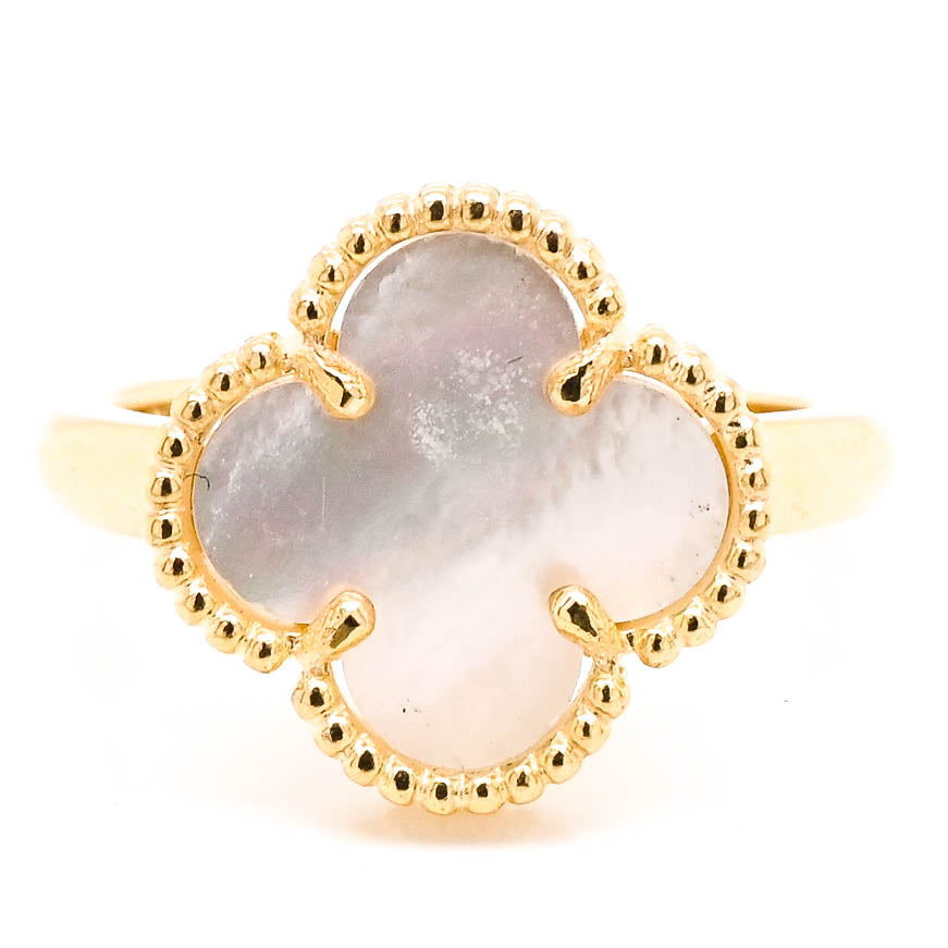10KT Yellow Gold Mother Of Pearl Flower Ring.