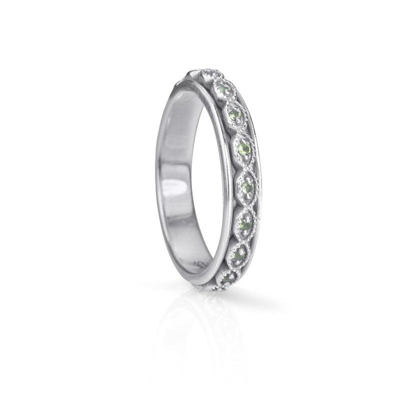 Renew Meditation Ring. Sterling Silver and Peridot. Size 9.