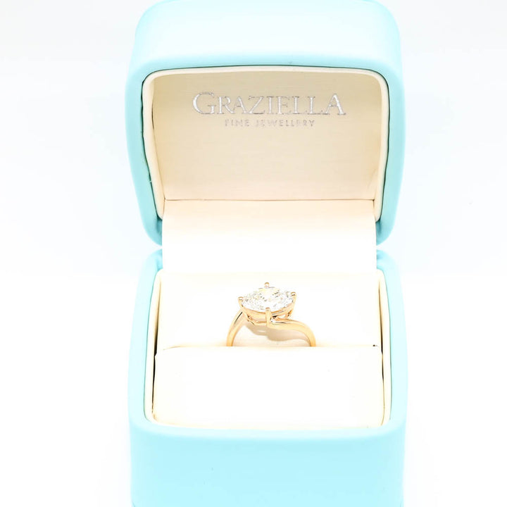 Graziella 10KT Yellow Gold 2.50CT Oval Shape Solitaire Engagement Ring
