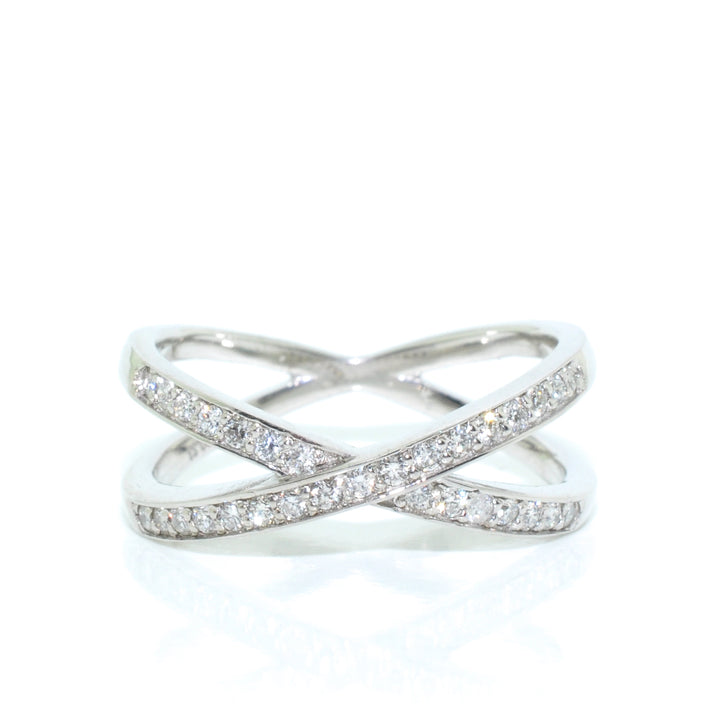 14KT White Gold 0.25CTW Diamond Ring.
