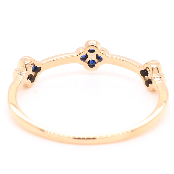 10KT Yellow Gold Blue Sapphire Flower Ring.