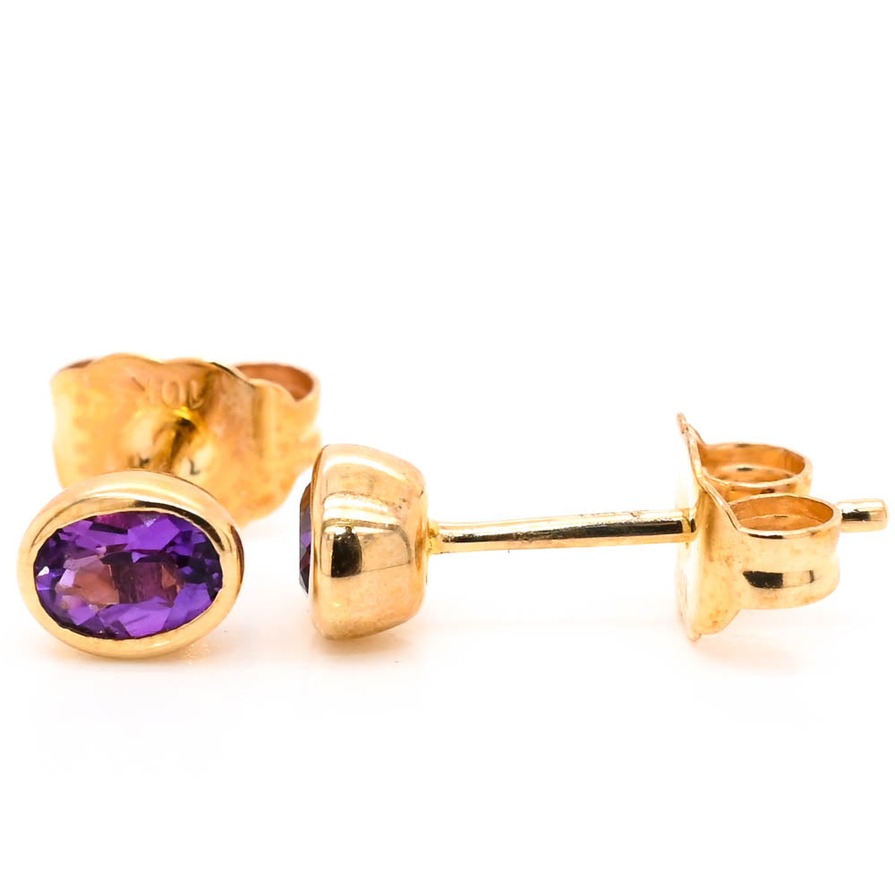 10KT Yellow Gold 0.25CTW Amethyst Bezel Set Stud Earrings.
