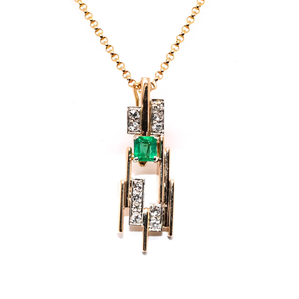 14KT Yellow Gold 18" 0.50CT Emerald &amp; Diamond Necklace.