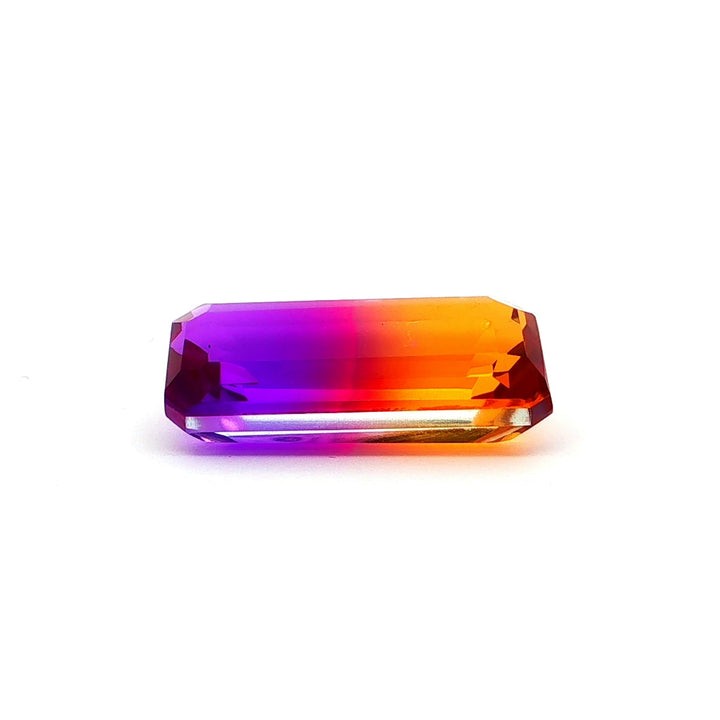 57.65CT Octogan Cut Quartz Losse Gemstone with Alexandrite Colouring.