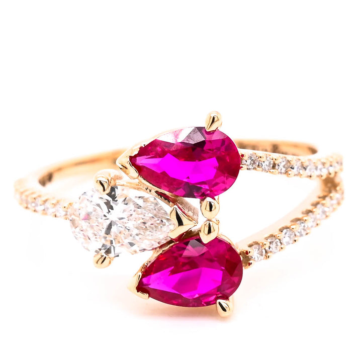 10KT Yellow Gold 0.90CTW Lab Created Ruby & Diamond Ring.