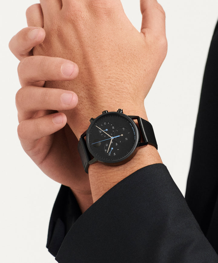 Movado Museum Classic 42mm Chronograph Quartz Watch. 0607888.