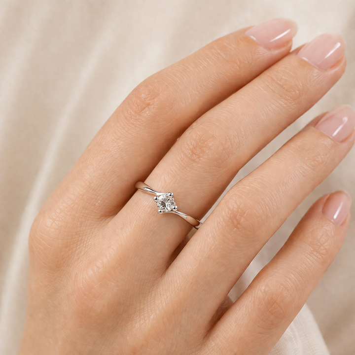 Graziella 10KT White Gold 0.08CTW Diamond Ring - Size 5