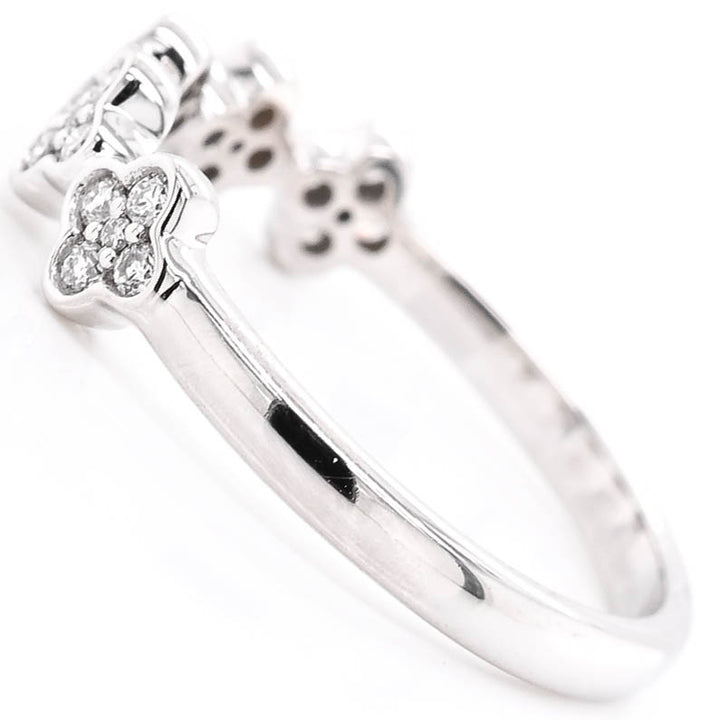 14KT White Gold 0.23CTW Diamond Flower Ring.