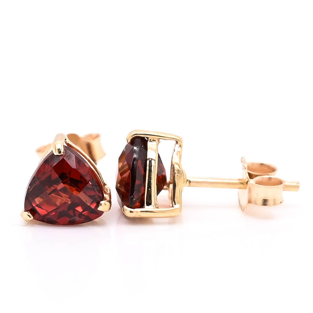 14KT Yellow Gold 6MM  Garnet Stud Earrings.