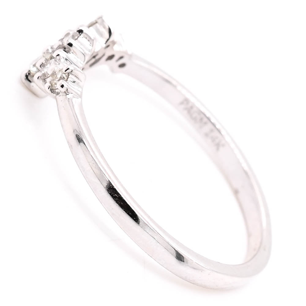 14KT White Gold 0.18CTW Diamond Ring.