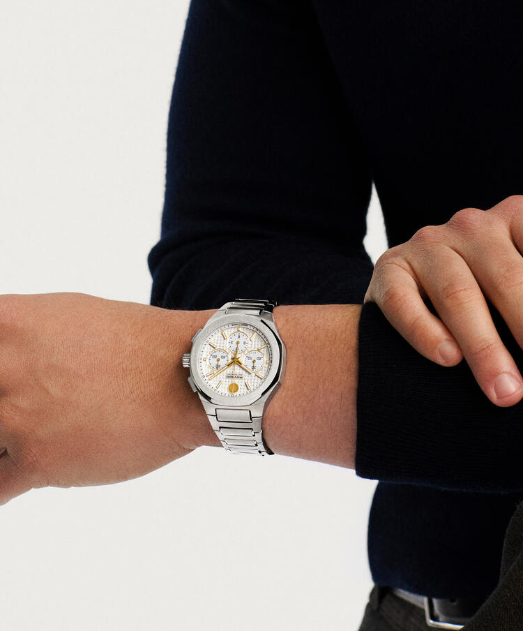 Movado Alta Centurion Chronograph 41mm SwissAutomatic Chronograph Watch 