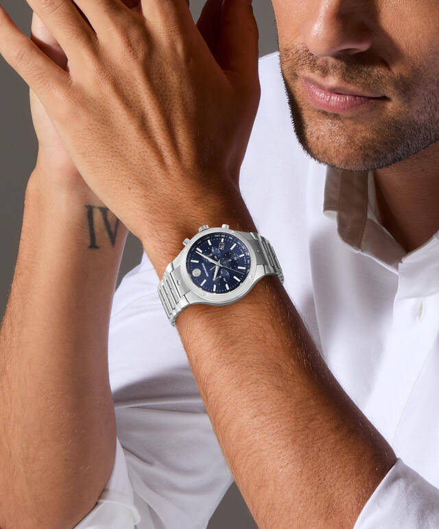 Movado SE Chronograph 42mm SwissQuartz Chronograph Watch 