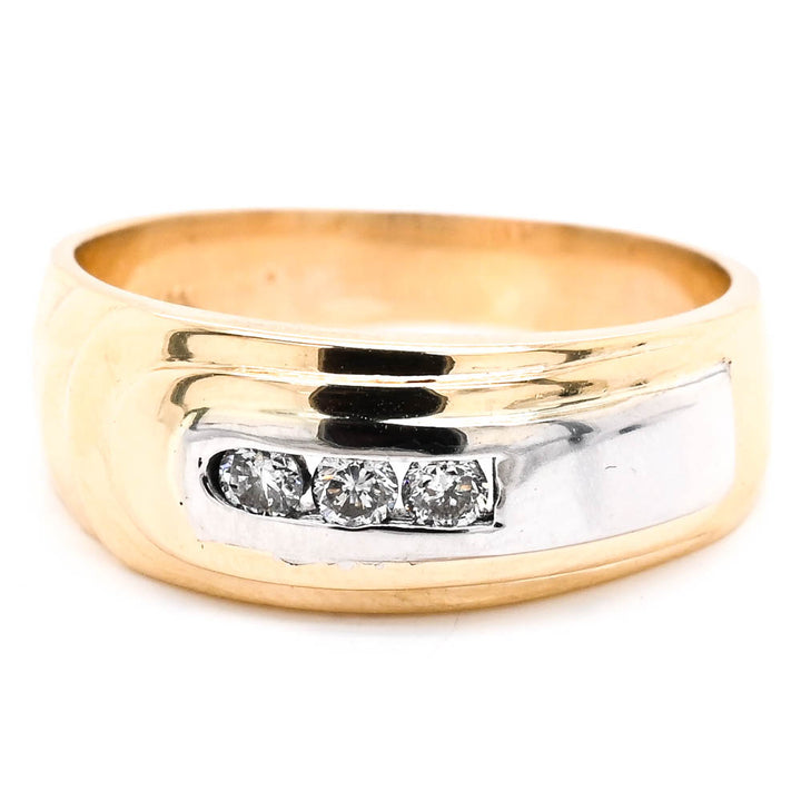 14KT Yellow Gold 0.28CTW Diamond Wedding Band.