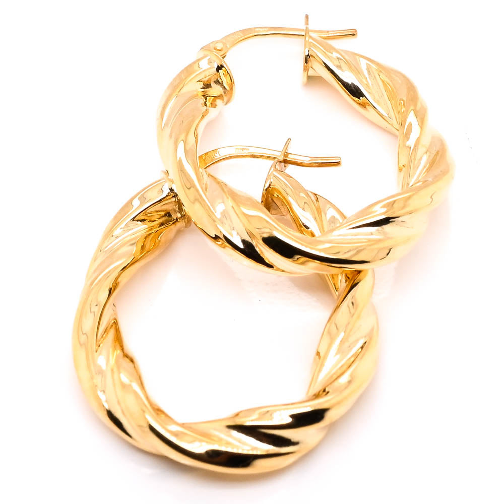 10KT Yellow Gold Oval Twisted Hoop Earrings.