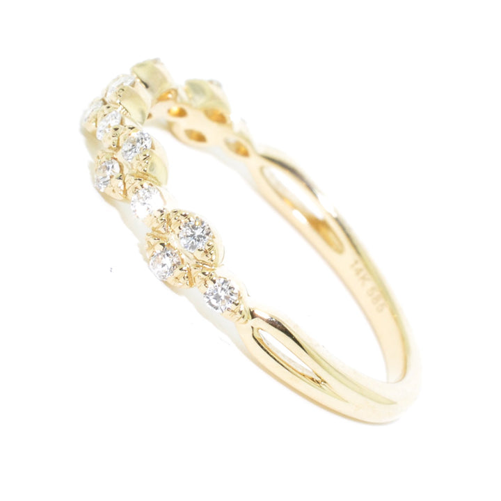 14KT Yellow Gold 0.21CTW Diamond Band.