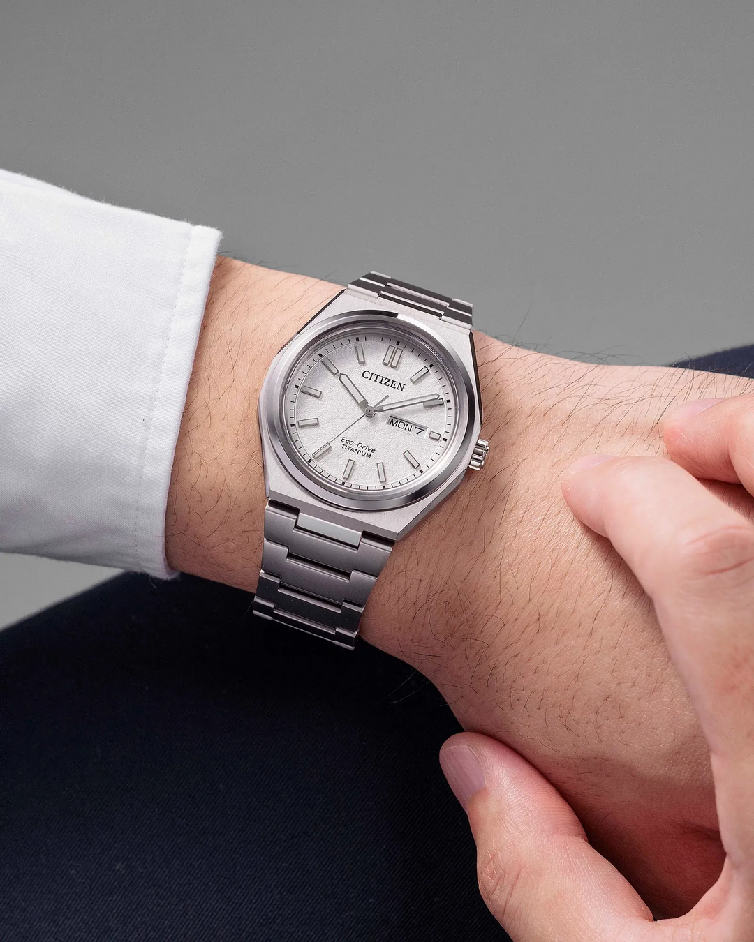 Citizen Zenshin Three-hand Super Titanium 39mm Eco-Drive Watch. AW0130-85A