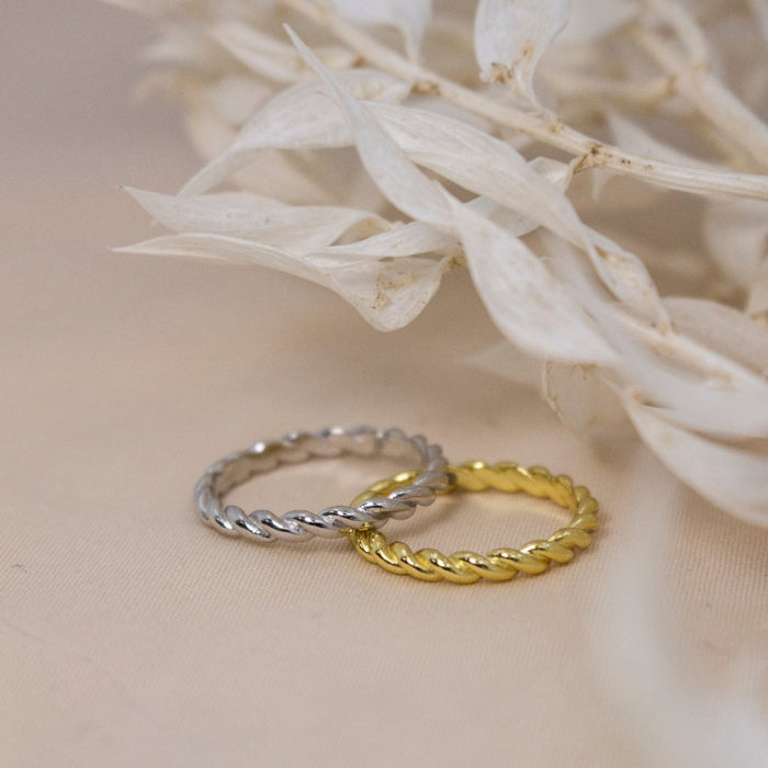 Graziella Sterling Silver Rhodium Plated Chunky Rope Ring.