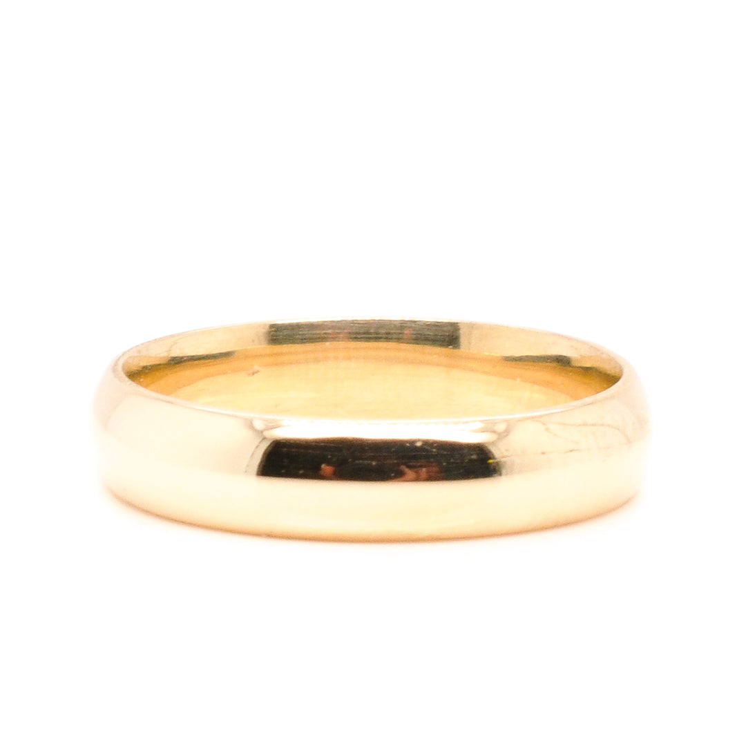 10KT Yellow Gold 4MM Band.

Size:6
